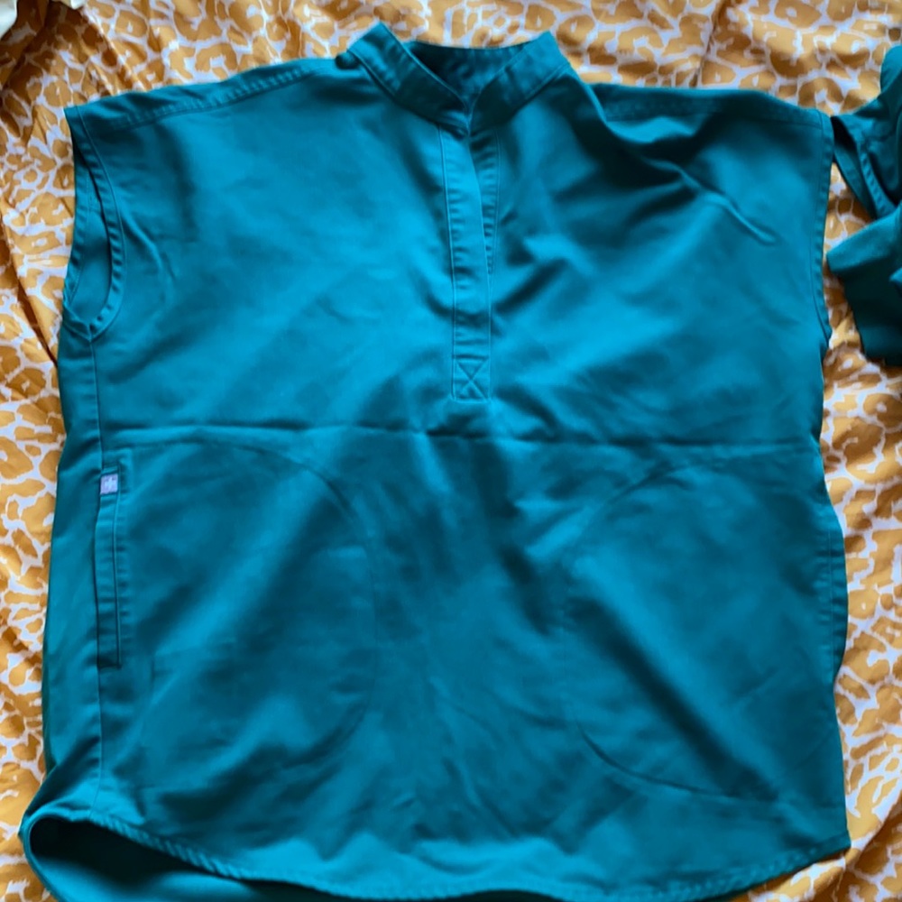 HUNTER GREEN Mandarin Figs top **bundleoption